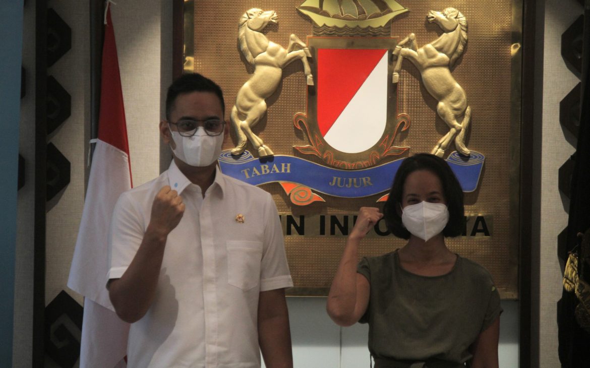 GudangAda dan KADIN Indonesia Gandeng Mitra Pedagang Grosir, salurkan ribuan sembako bagi warga terdampak pandemi