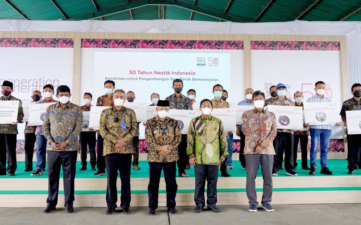 Rayakan 50 Tahun di Indonesia, Nestlé Perkuat Kemitraan untuk Peternakan Sapi  Perah Berkelanjutan