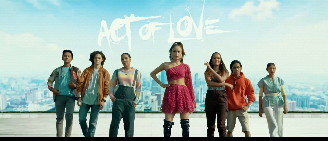 Cinta Laura Kiehl Gaungkan Gerakan #ActofLove untuk Dukung Anak Muda di Indonesia
