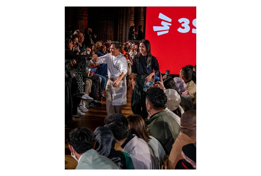 Koleksi Pakaian Asal Indonesia “Heeji” dan “Traffic Tribes” Sukses Menarik Perhatian Publik di Paris Fashion Week 2022