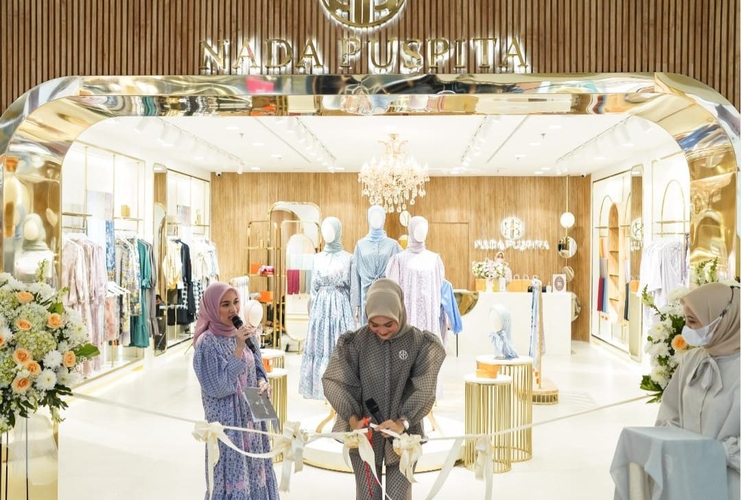 sederatan dengan Gerai brand papan atas Nada Puspita hadir di Pondok Indah Mall 2