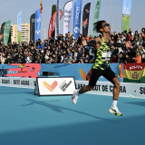 ASICS Indonesia Dukung Atlet Lari Robi Syianturi Pecahkan Rekor Nasional Marathon di Valencia Spanyol 2024