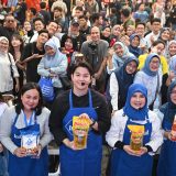 Gempar! Mendadak Duel Masak di Rumah Indofood Bikin Heboh Pengunjung Jakarta Fair 2025