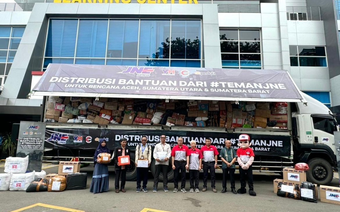 #TemanJNE Donasikan 500 Ton Bantuan Kemanusiaan Ringankan Korban Musibah Sumatera