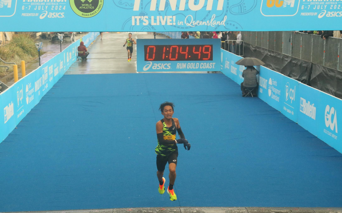 Dukungan ASICS INDONESIA Bawa Robi Syianturi Sukses Pecahkan Rekor Nasional Half Marathon Gold Coast Australia 2024