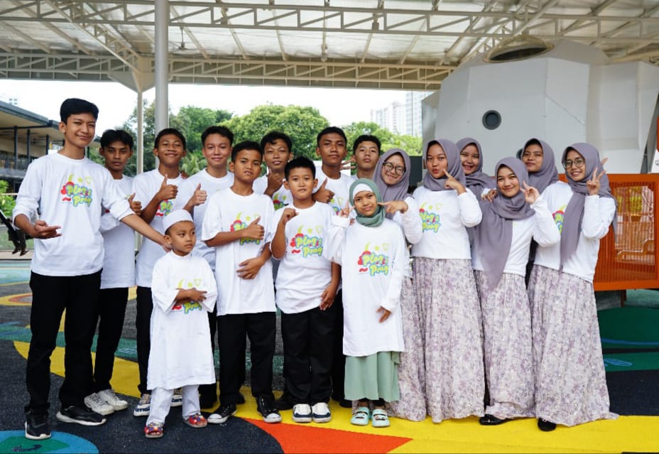 Pusat Bisnis dan Rekreasi CIBIS Park, Santuni & Manjakan Ratusan Anak Yatim