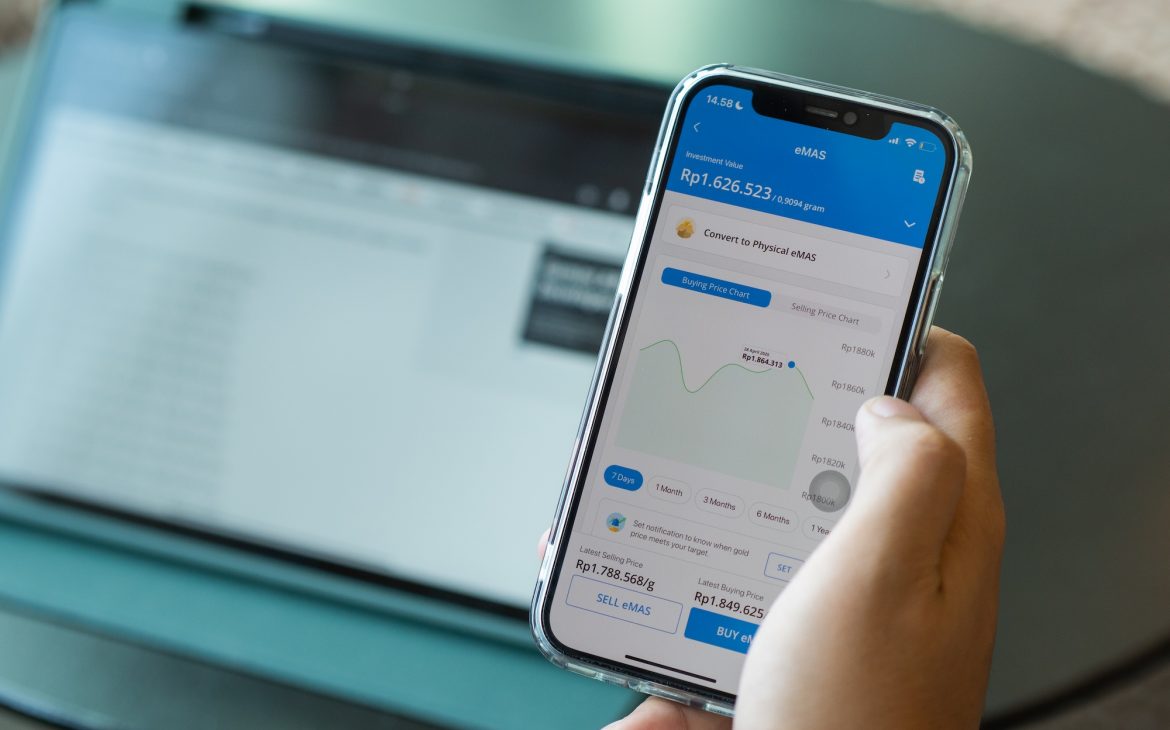 Datang Cuma Setahun Sekali, Simak 4 Tips Menginvestasikan THR dengan Emas!